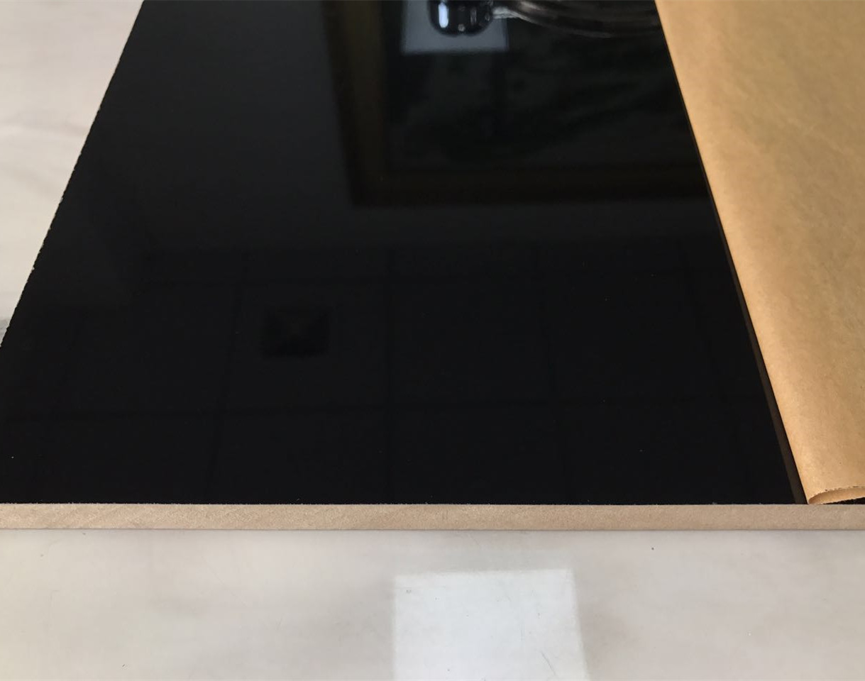 深圳厂家直销高光烤漆密度板 高光装饰复合uv淋油宝丽中纤板