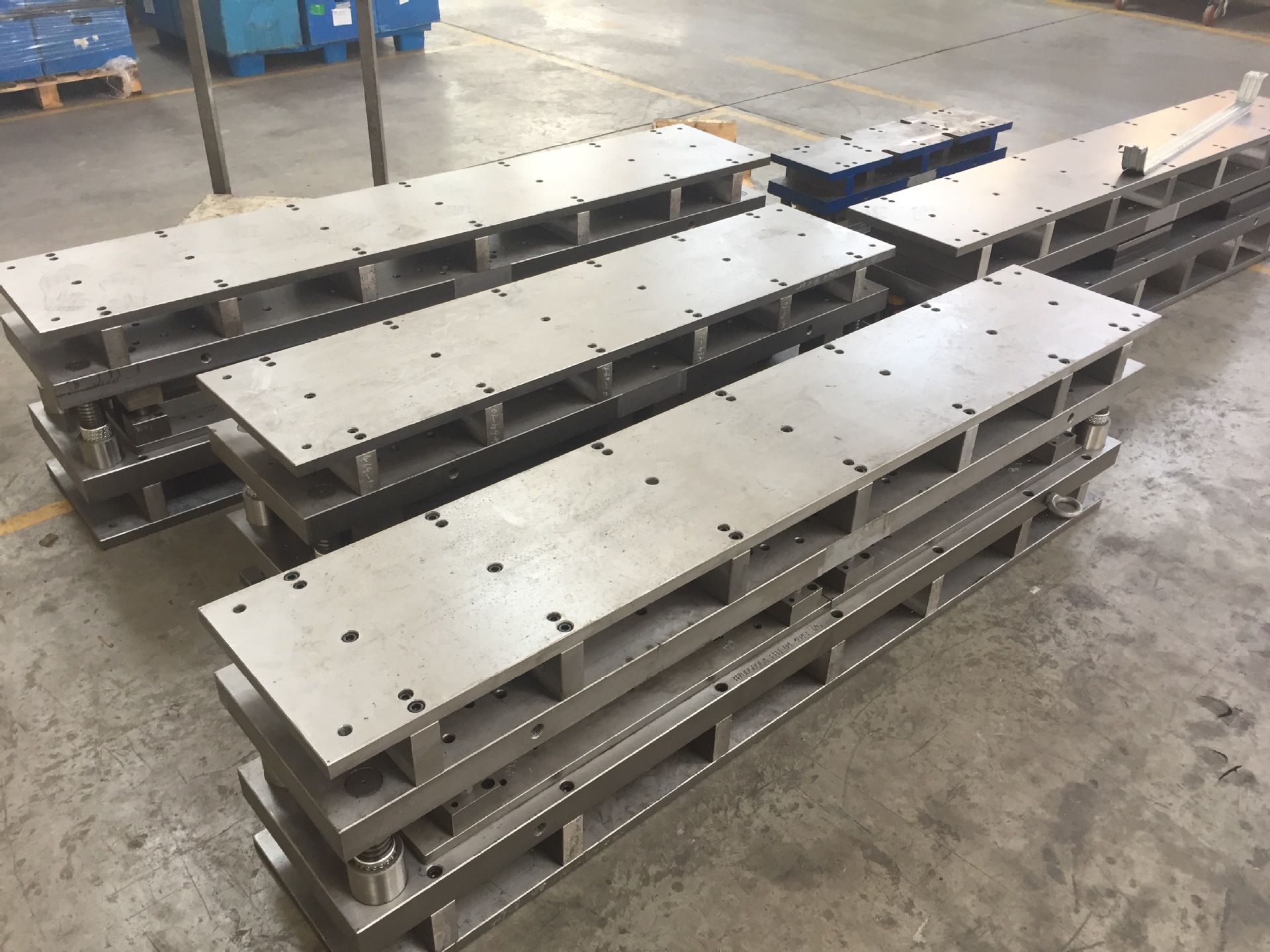 高速五金冲压模具加工设计 精密连续模研发生产 来图来样专业定制