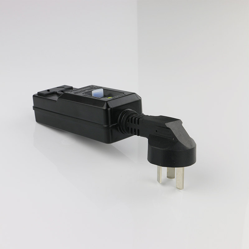 南岛品牌黑色款直插式nb-zf5c-16热水器漏电保护插头