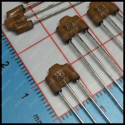 emi静噪滤波器 三脚电容221/100v220p dip3 100v221