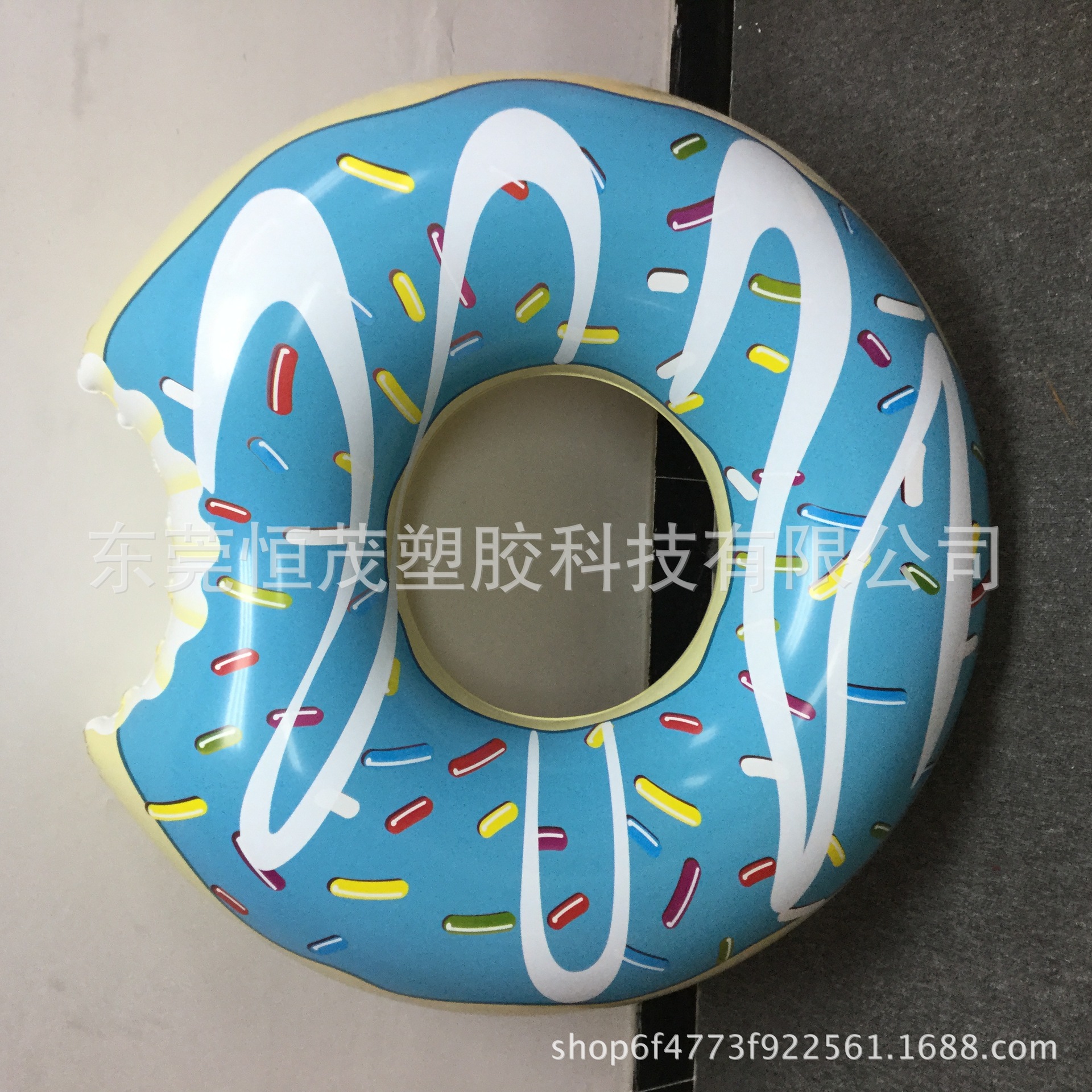 工厂现货成人加厚pvc水上充气巧克力甜甜圈游泳圈 巧克力饼干圈