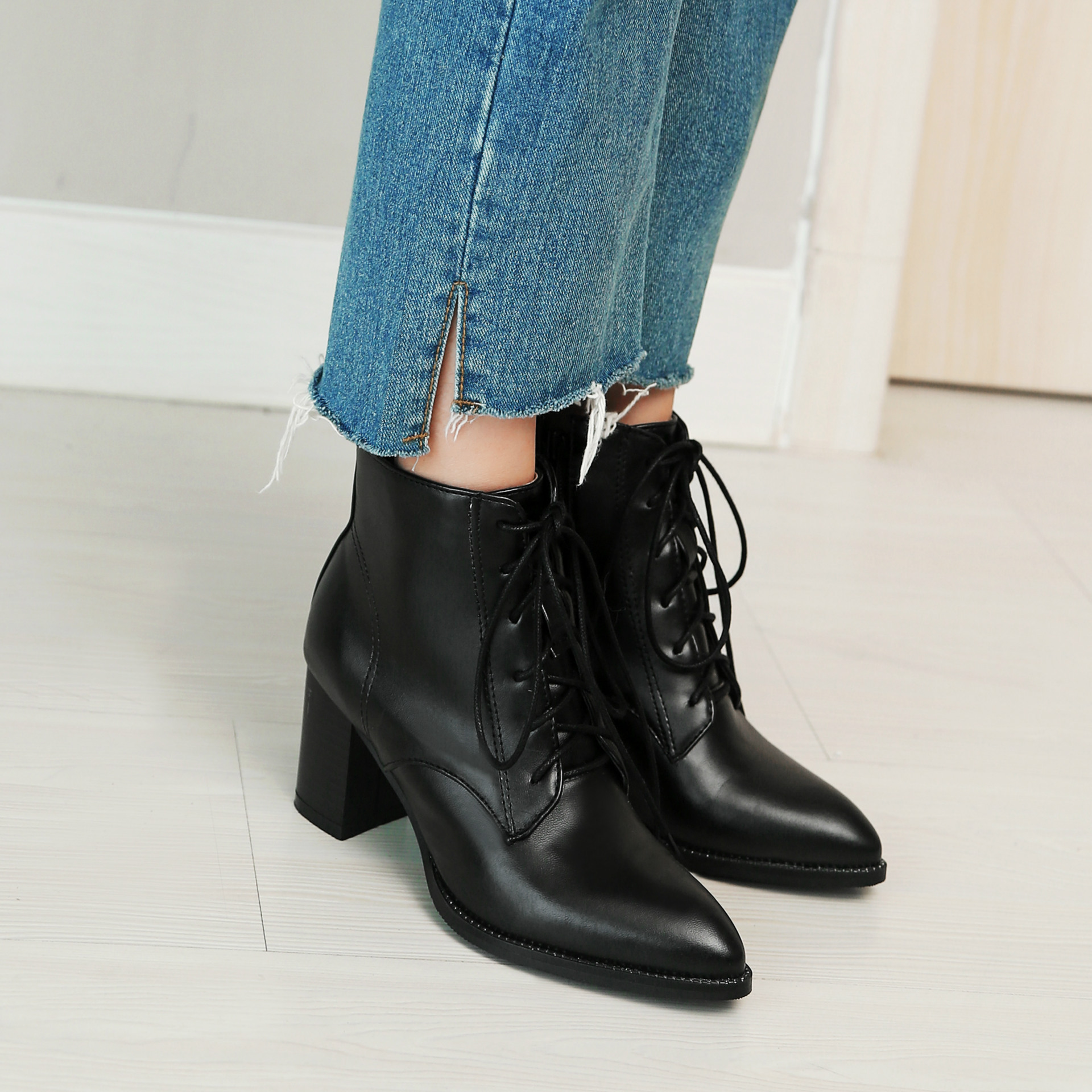 靴子女秋冬新款 前系带特大码短靴40-48码外贸欧美女靴尖头z6