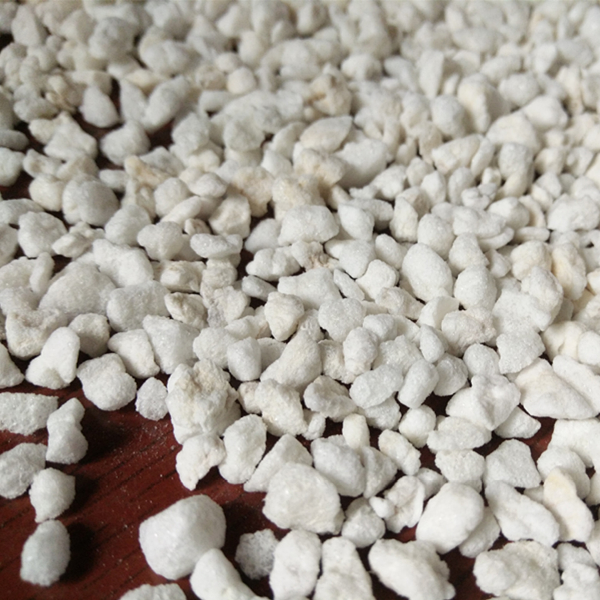 厂家供应建筑保温材料硬质珍珠岩1-3mm园艺膨胀珍珠岩珍珠岩粉