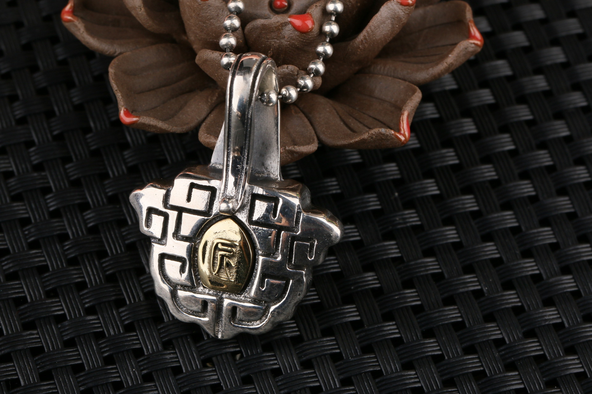 纯银【s925】饕餮盾牌吊坠新潮泰银复古神兽个性潮流时尚银饰批发