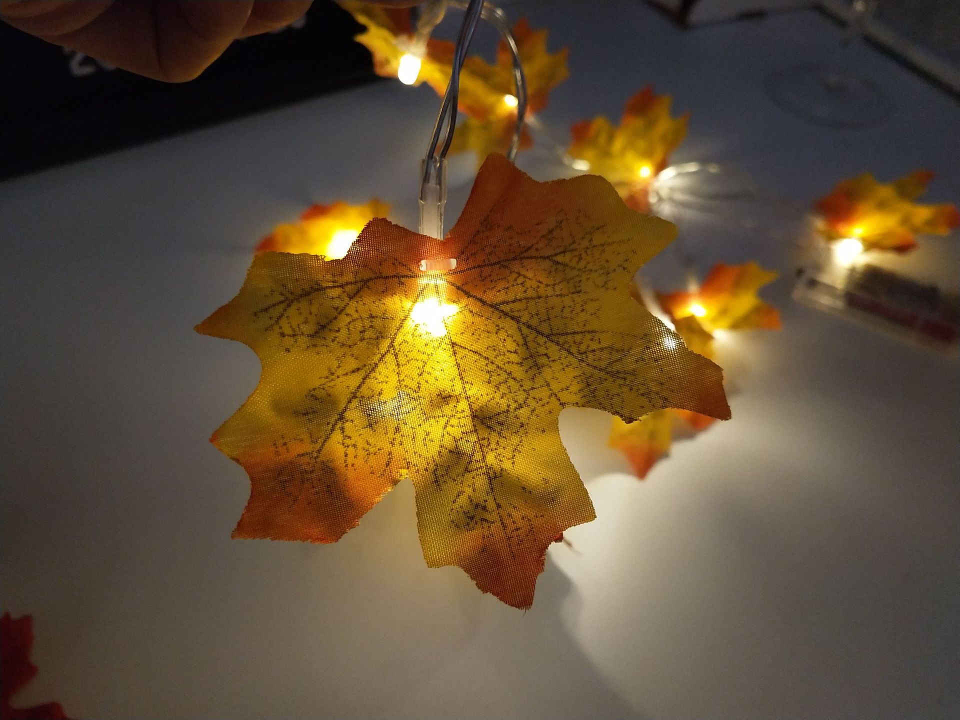 2018新款万圣节感恩节树叶枫叶灯串庭院派对房间ins装饰灯