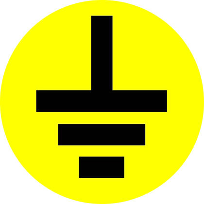 挂接地线是一项很重要的安全保护措施,其操作过程应该