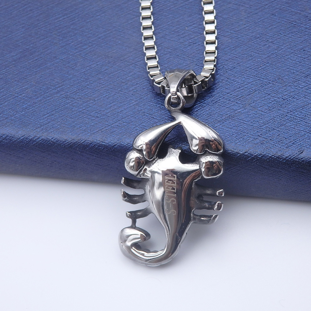 不锈钢辟邪蝎子吊坠欧美风男士项链配件批发地摊热销货源
