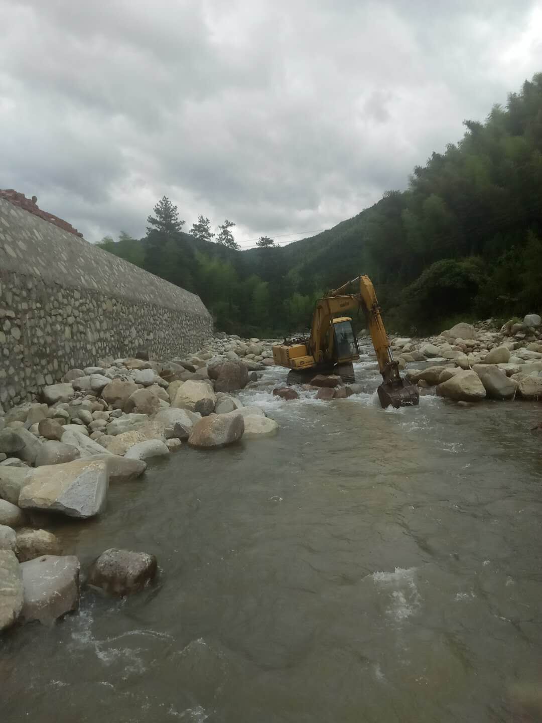 镇兴 优质工程驳岸石 假山石 自然景观石 驳岸景石 河坝景石