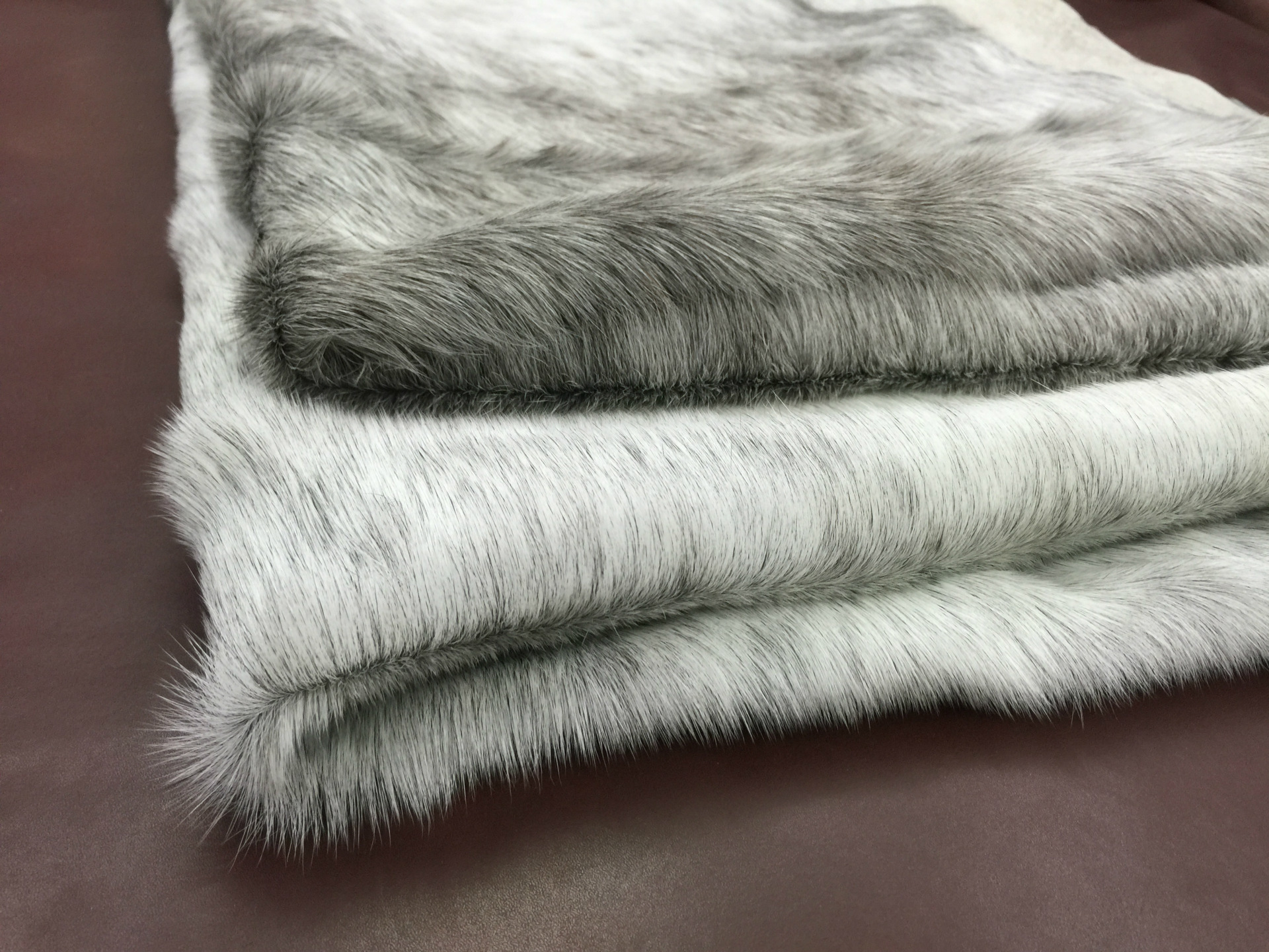 【海涛皮业*现货供应】原色花针灰色灰白色纯天然马毛皮皮毛一体