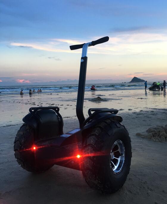 两轮思维车电动平衡车扶杆双轮沙滩成人体感车代步越野车020