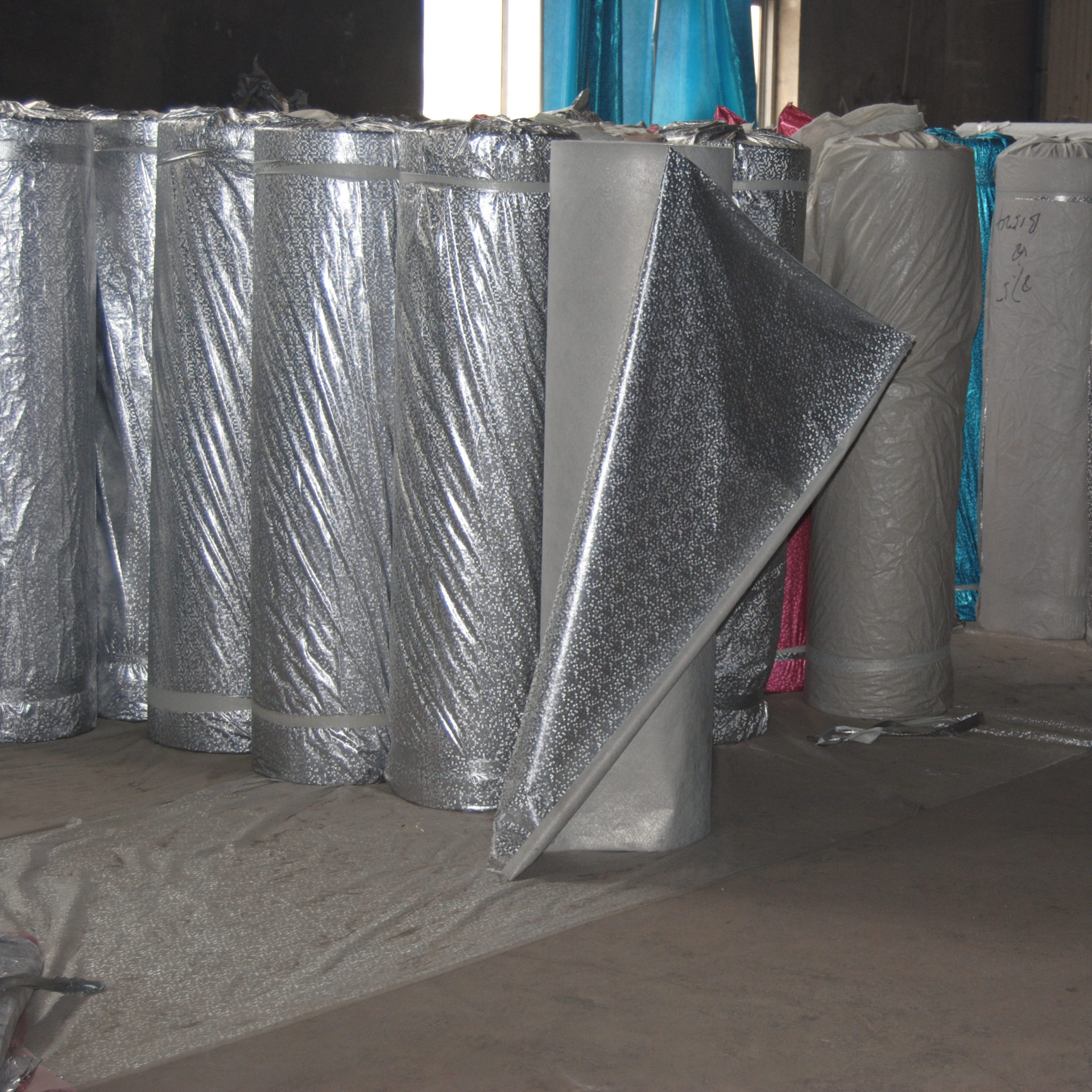 汽车车衣厂家直销铝膜电动车摩托车车衣车罩布料面料加绒加厚铝箔