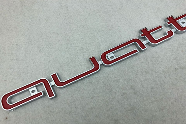 适用奥迪rs1 rs4 rs5 rs6 rs7 rsq3 rsq5改装 quattro 四驱中网标