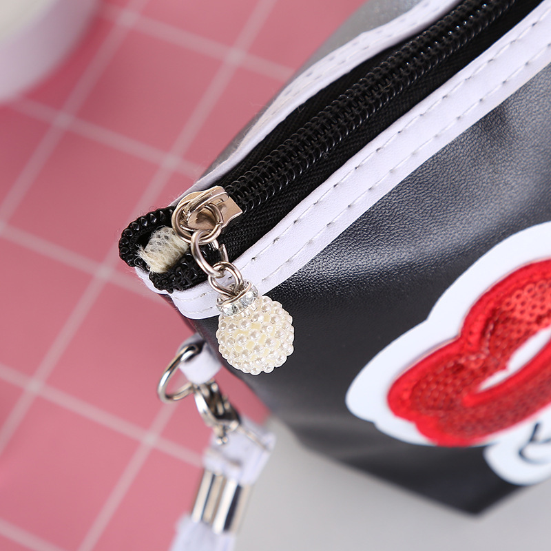 Korean Style Creative Embroidery Red Lips Cosmetic Bag Women's Bag New Multifunctional Storage Bag Travel Portable Wash Bag