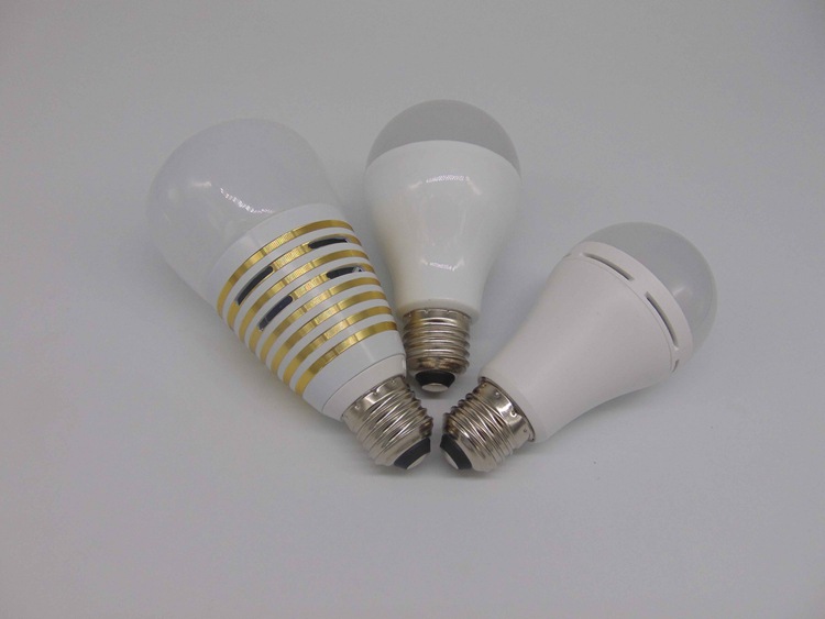 无线充电灯泡 无线led充电灯夜市地摊灯 节能应急充电灯球泡