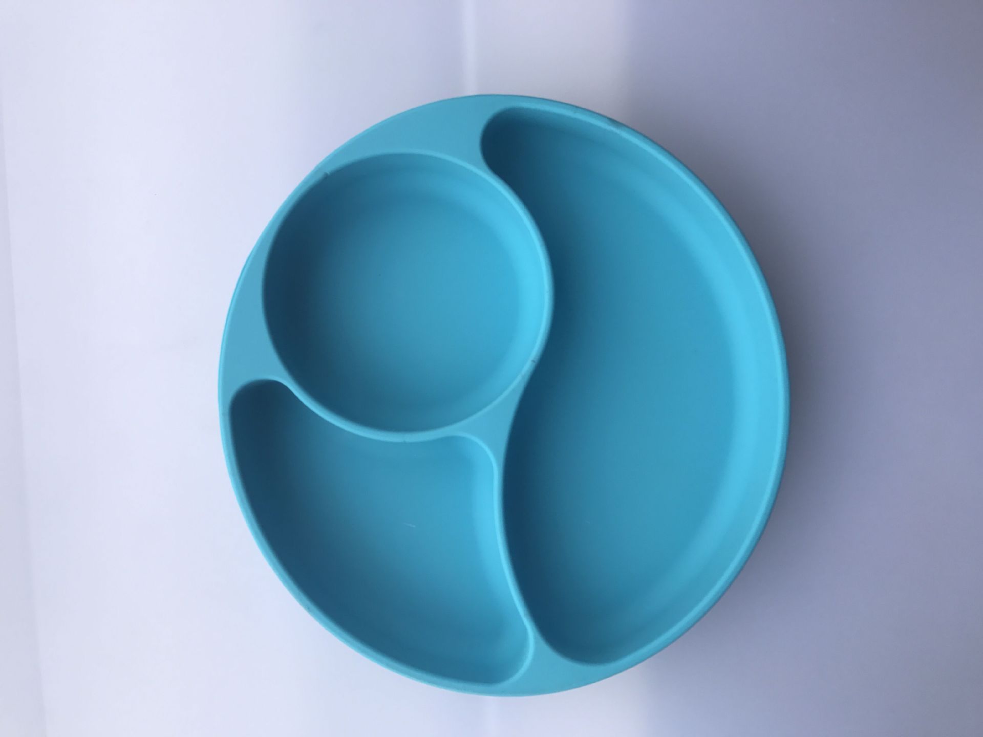 源头厂家畅销新品蜗牛一体式型食品级硅胶餐盘儿童餐垫盘(fda)