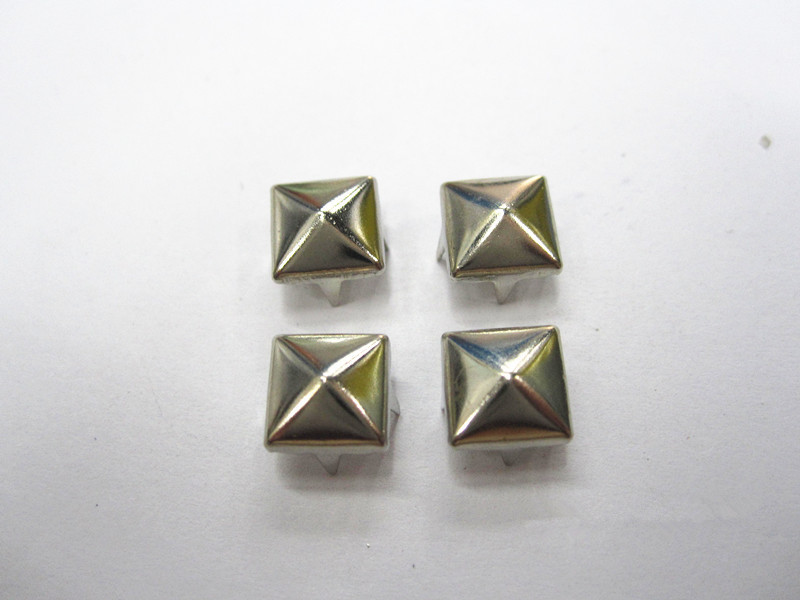 供应各种服装辅料配件四爪珠 八角钻 金属9*9四爪珠 发货及时