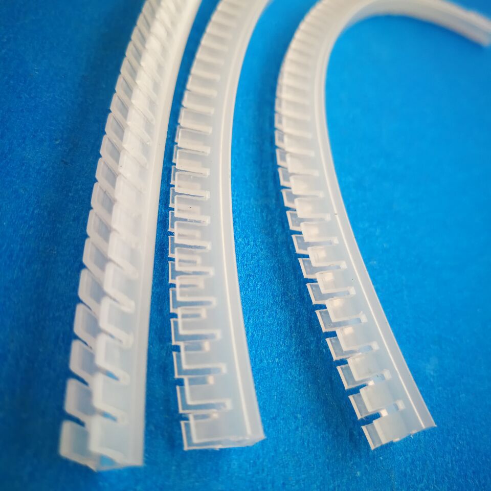 厂家直销护线齿kg030自由绝缘齿型保护电线套适合3mm板厚使用