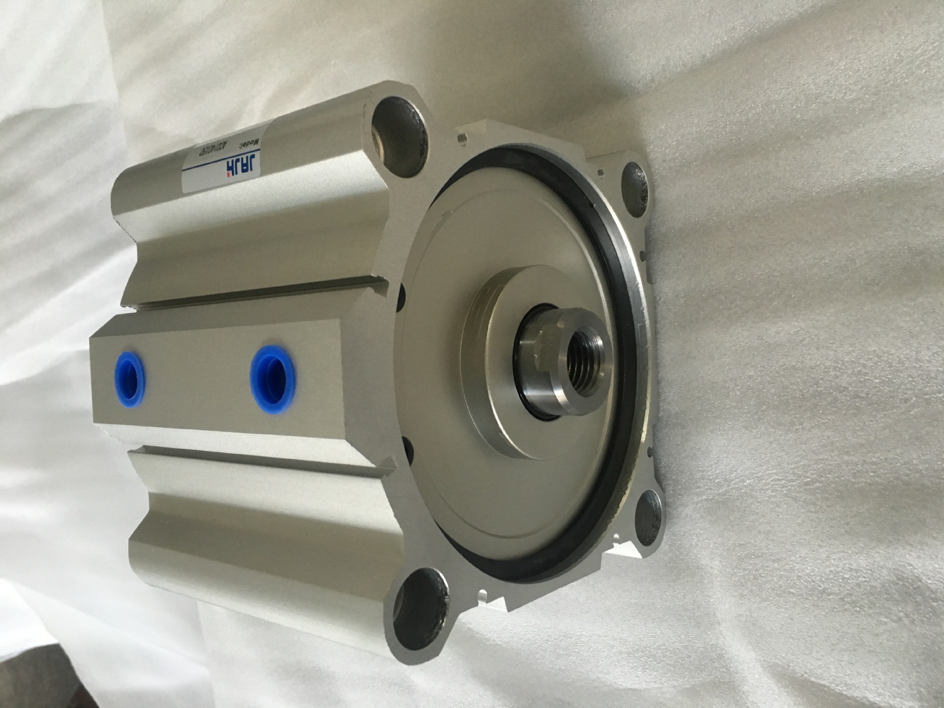 浙江生产气动元件薄型气缸cq2b125x50大气缸专业生产品质保证