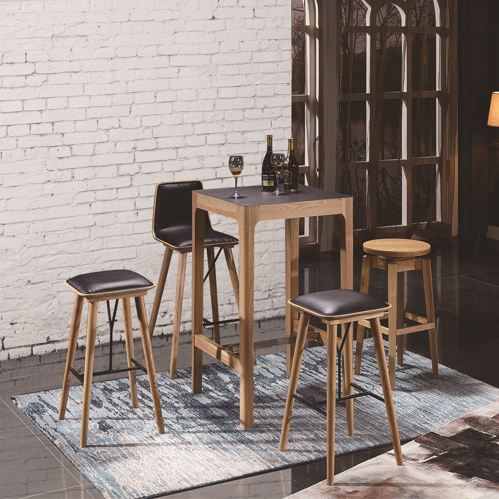 酒吧实木餐桌图片