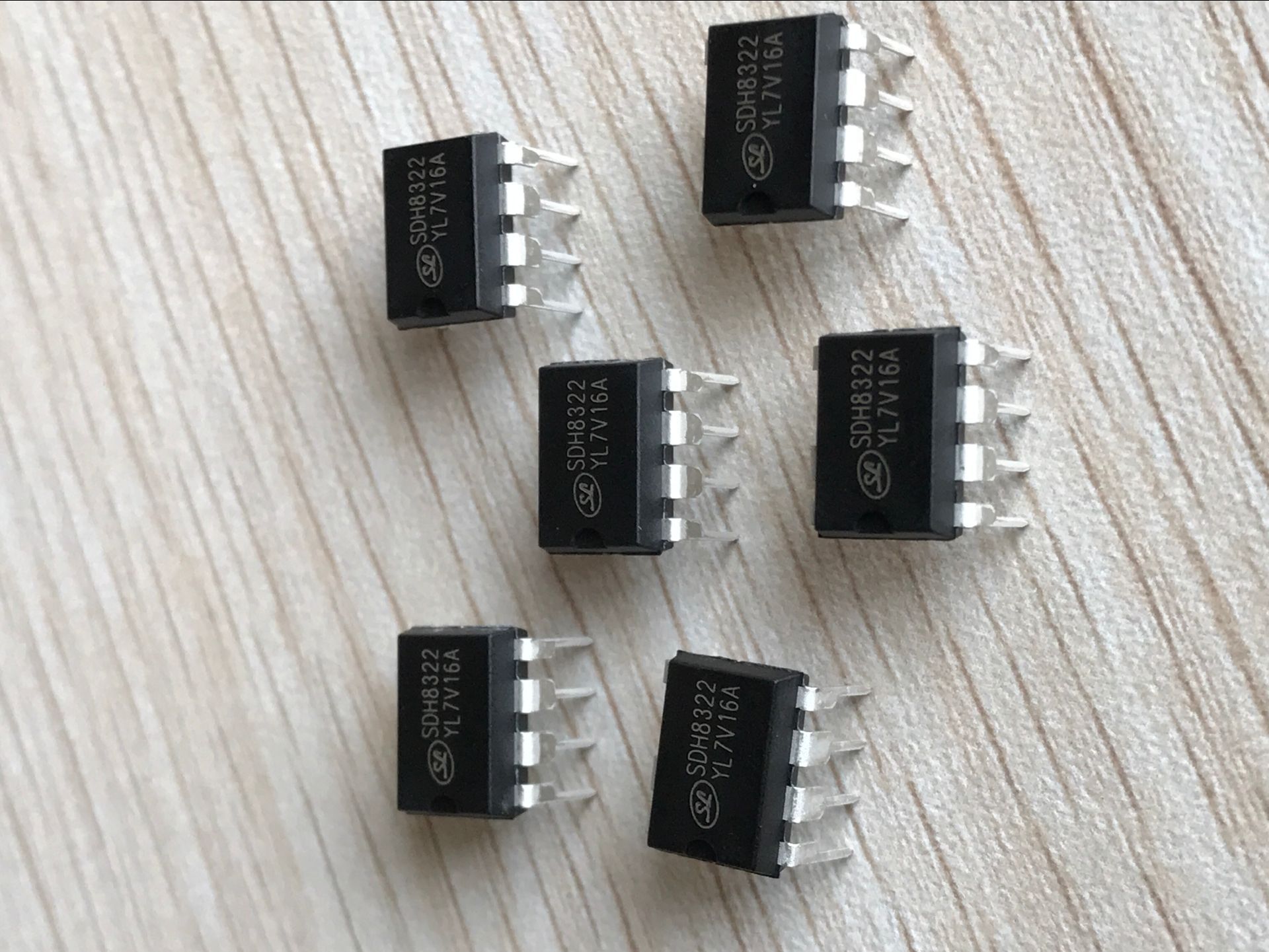 sdh8322士兰微高性能buck电源芯片替代pn8034 12v 15v 18v可调