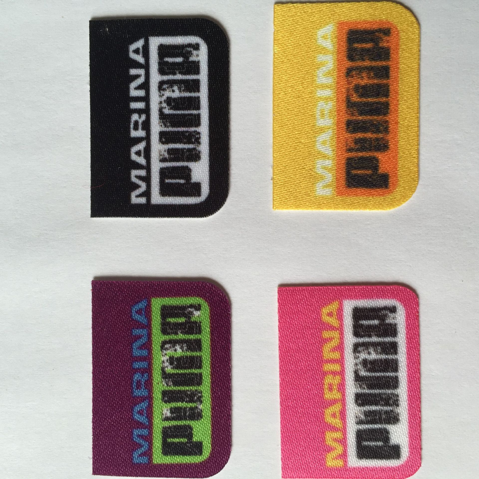 服饰辅料生产厂家 丝网印刷商标丝印标签服饰标牌印花标布标