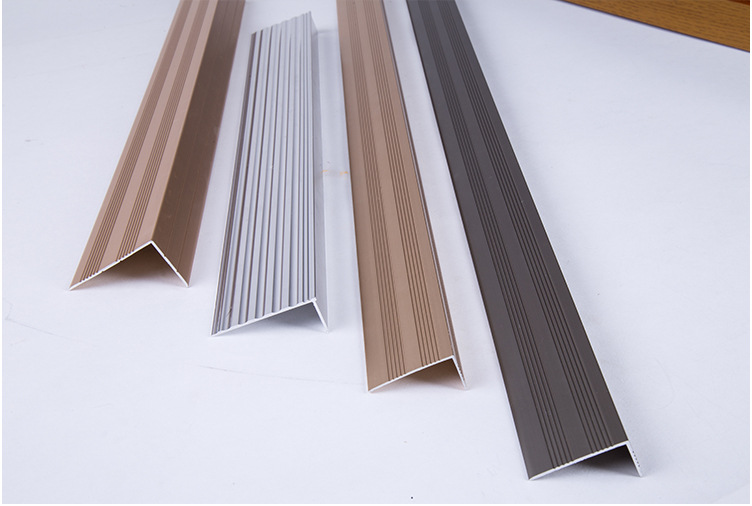 厂家直销 铝合金加厚带齿大直角 30x50幼儿园楼梯防滑条台阶包角