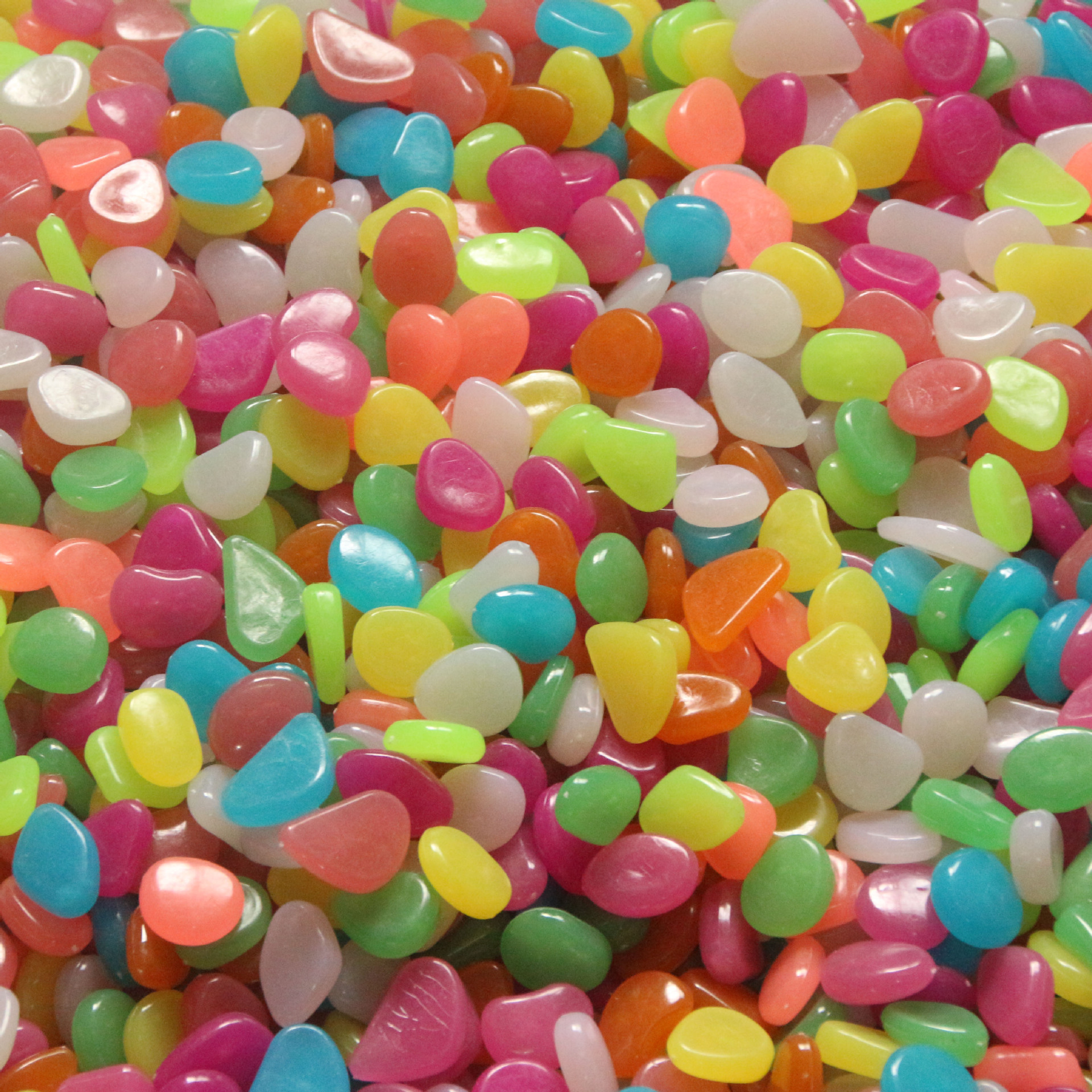 夜光石10个荧光鹅卵石花园鱼缸水族跨境发光彩色塑料夜光石子工厂