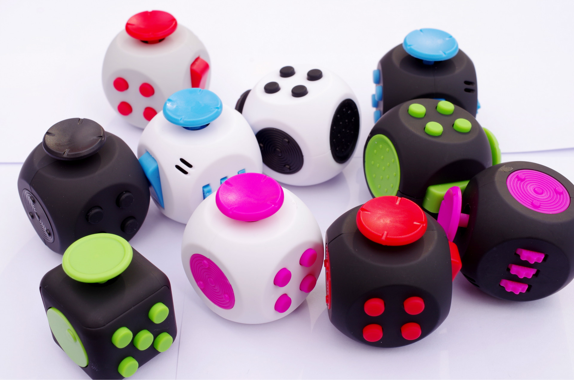 美国fidget 减压魔方三代 cube 解压魔方 抗压力骰子手痒玩具