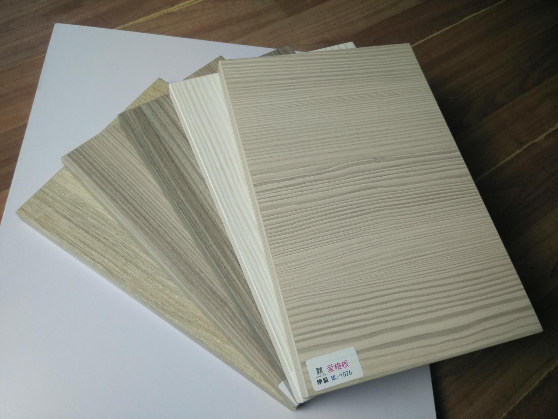 厂家直销精品双饰面板,三聚氰胺板厨柜门板,爱格板橱柜门板 ￥140.