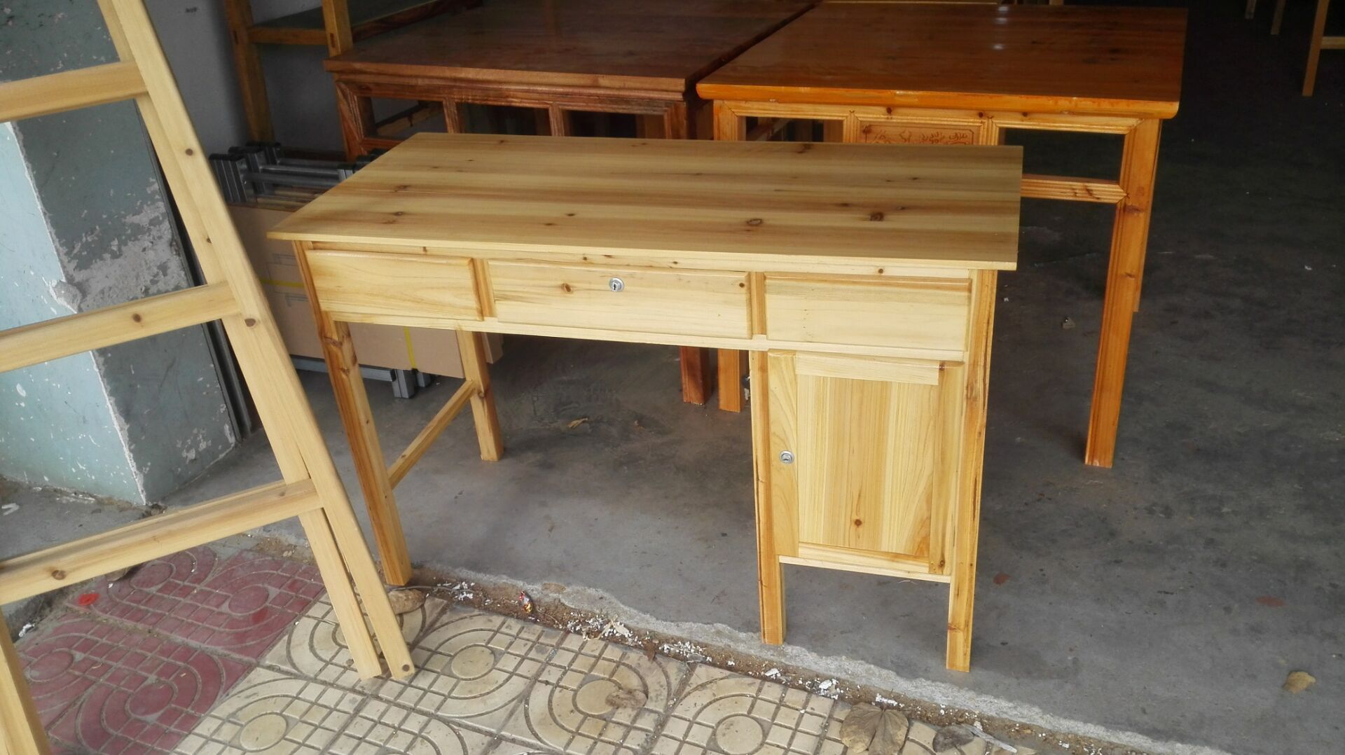 厂家直销,苦楝木实木办公棹,10件起批