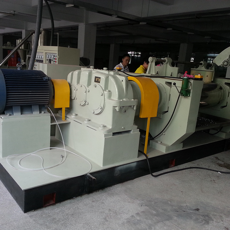 厂家供应 新款小型开炼滚轮塑料■机械工业碾压开炼滚轮达海天空机