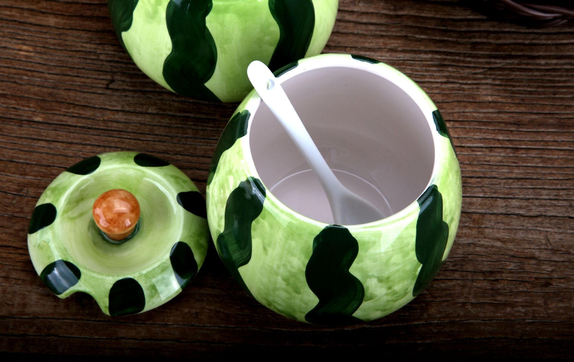 新款创意家居西瓜陶瓷调味罐绿色家用油盐罐子调料盒罐调味盒一个