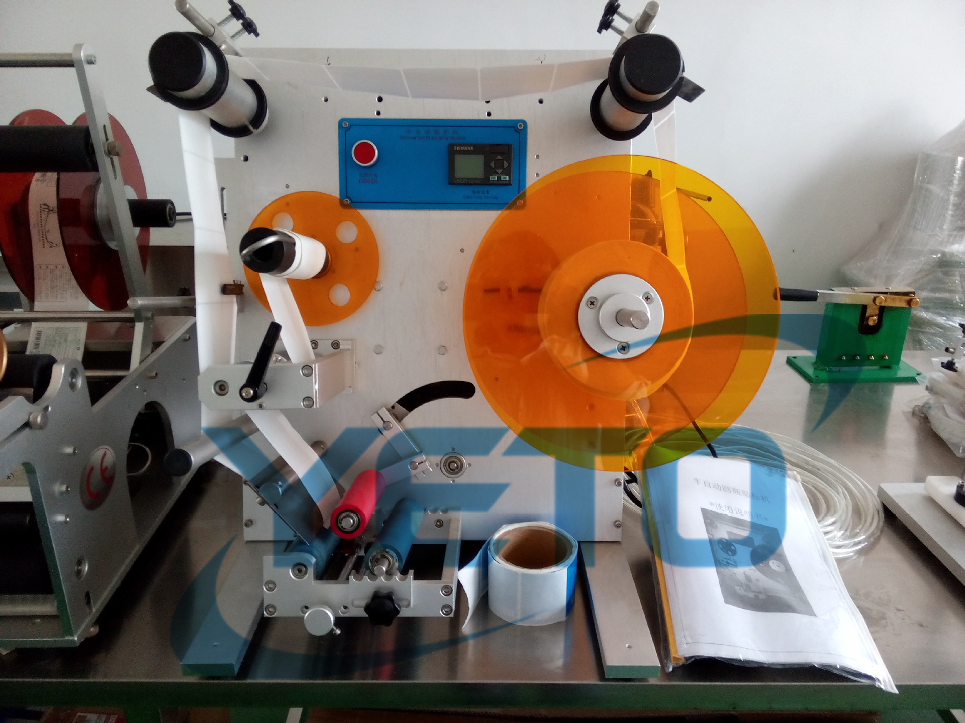 半自动圆瓶贴标机 不干胶贴标机 气动贴标机