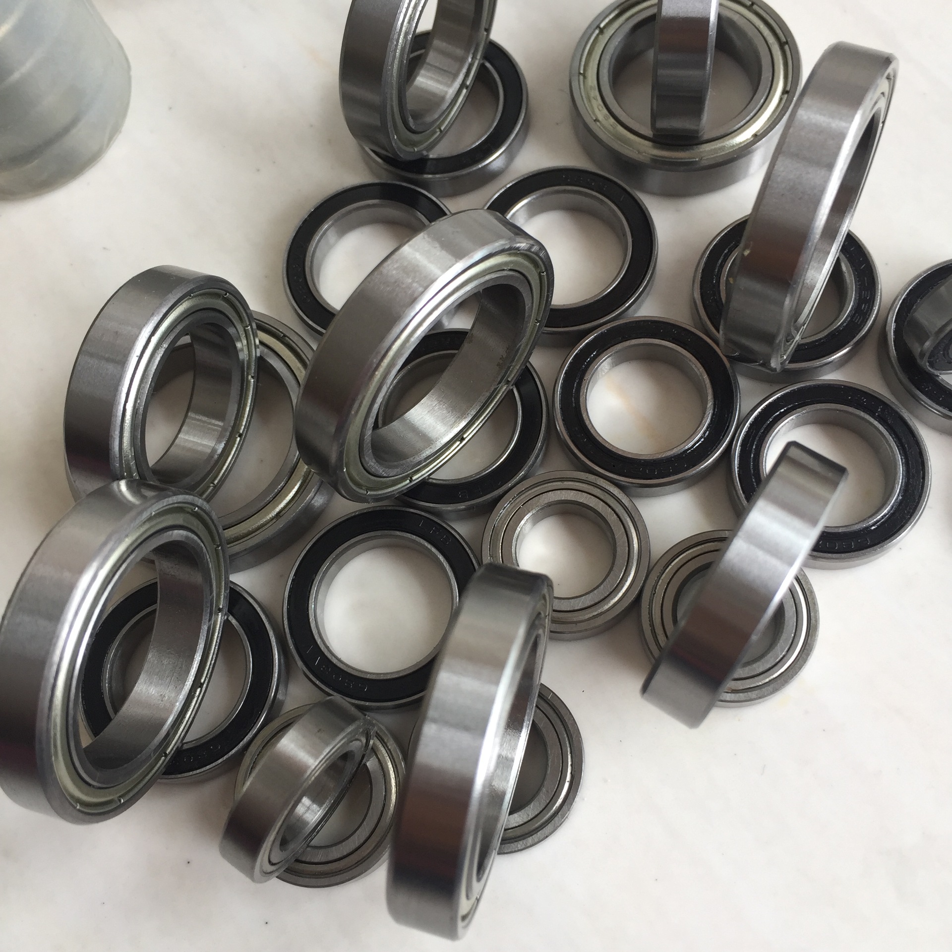 现货直销 国产品牌薄壁深沟球轴承6805-2rs zz 尺寸25*37*7