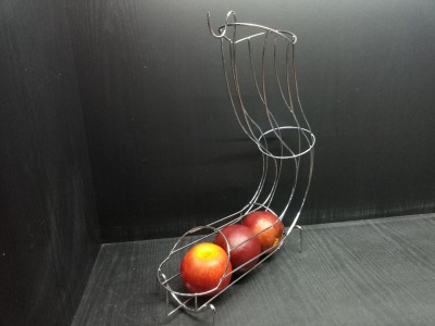 厂家直销不锈钢台式水果架金属蛇形立式创意水果收纳篮置物架定做