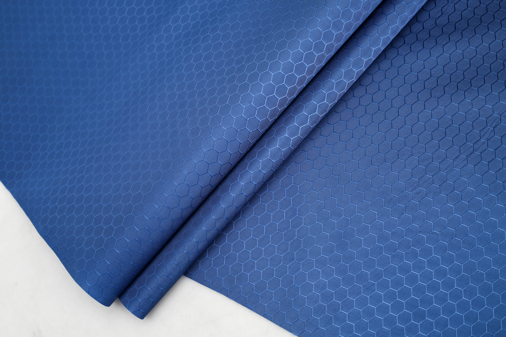 大足球格牛津布优丽胶涤纶皮革面料 箱包抗拉耐磨布料 可定制