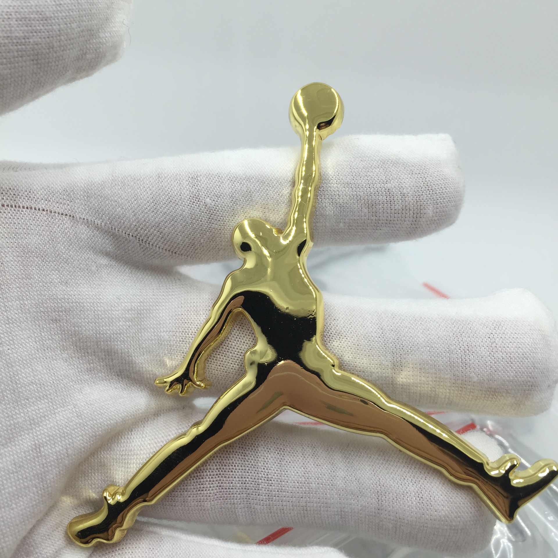 现成磨具可生产金属车贴,nba飞人乔丹车贴,jordan ,3d立体车贴