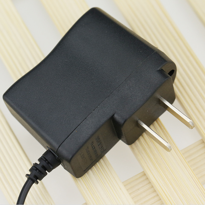 诺基亚6101 小针圆孔8210老款手机充电器直冲 v3口手机充电器批发