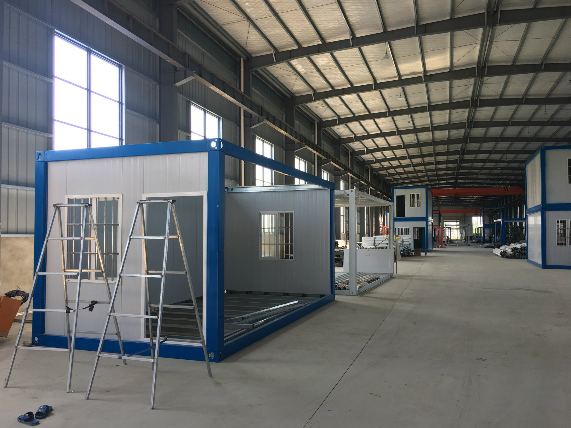 租售拼装式集装箱房 岩棉夹芯板活动房 防火住人集装箱厂家发货