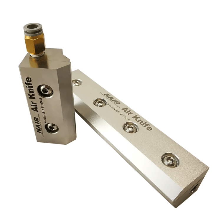 压缩空气经进气口(1)进入气刀高压