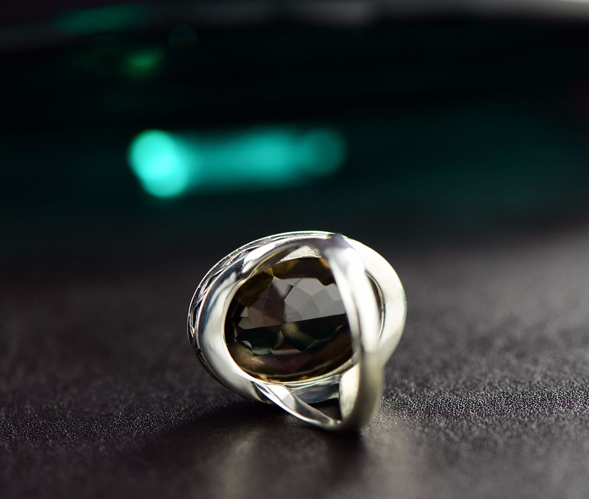 s925银镶嵌镂空切面合成茶晶复古戒指情侣款男女首饰