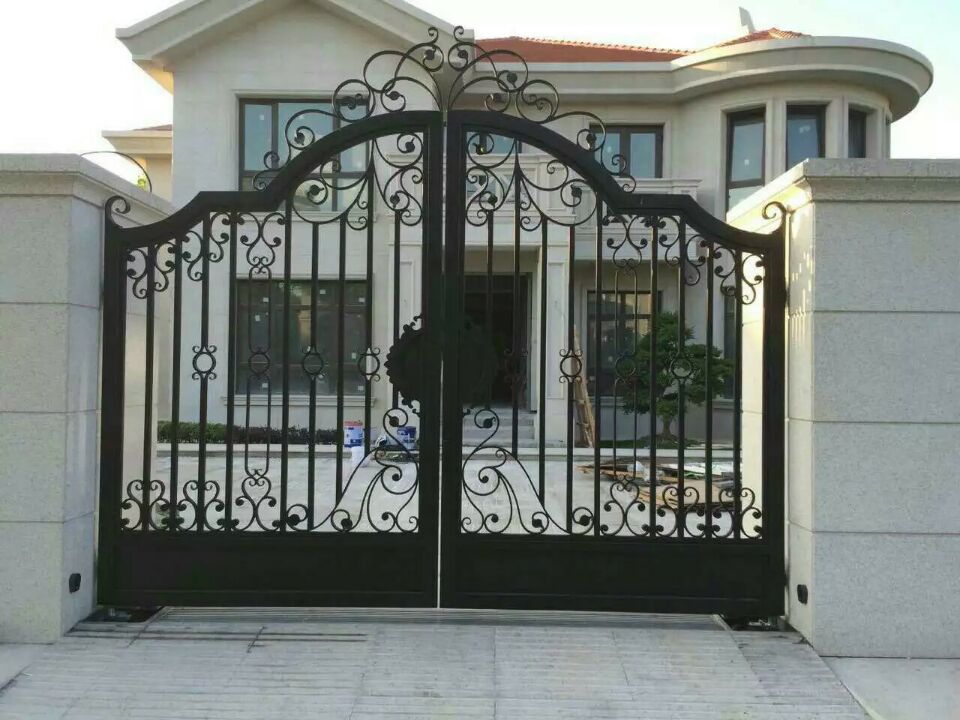 厂家批发生产联排别墅实心锻打方钢双开推拉铁门 小区喷漆防盗门