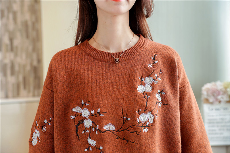 厂家直销 2017新款秋冬韩版女装短款修身梅花绣花套头时尚毛衣女