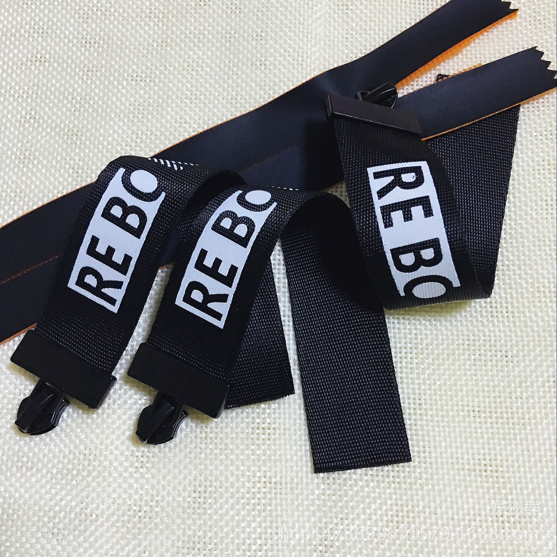 现货批发5号尼龙织带反穿拉头 特殊高档拉链拉头 服装手袋拉头