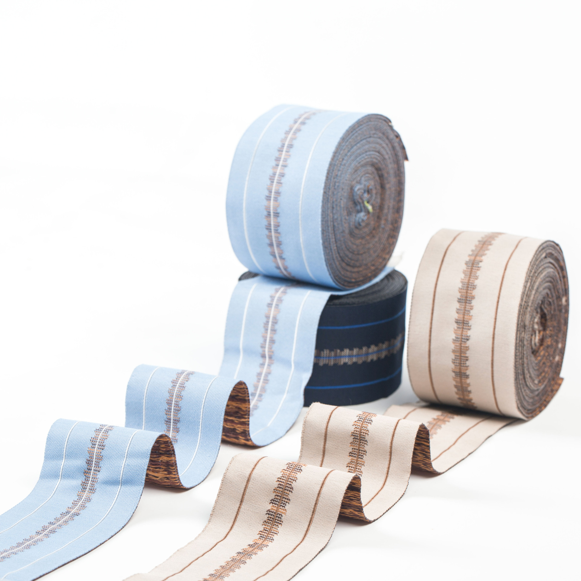 厂家直销5cm涤纶三彩英文织唛带织带服装辅料设计