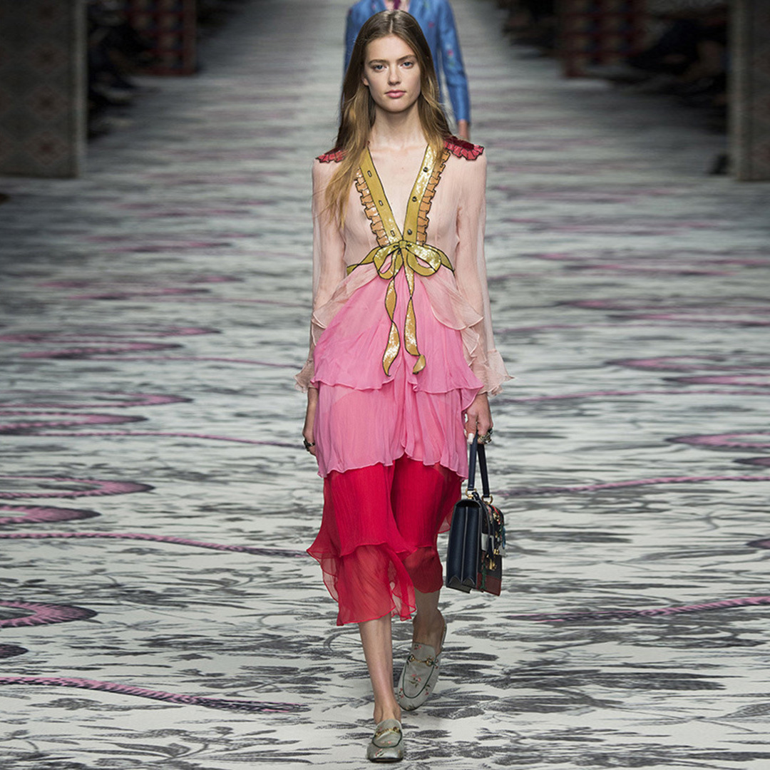 超仙美重工绣蝴蝶结珠片飘逸顺雨丝荷叶边蛋糕连衣裙粉色礼服长裙