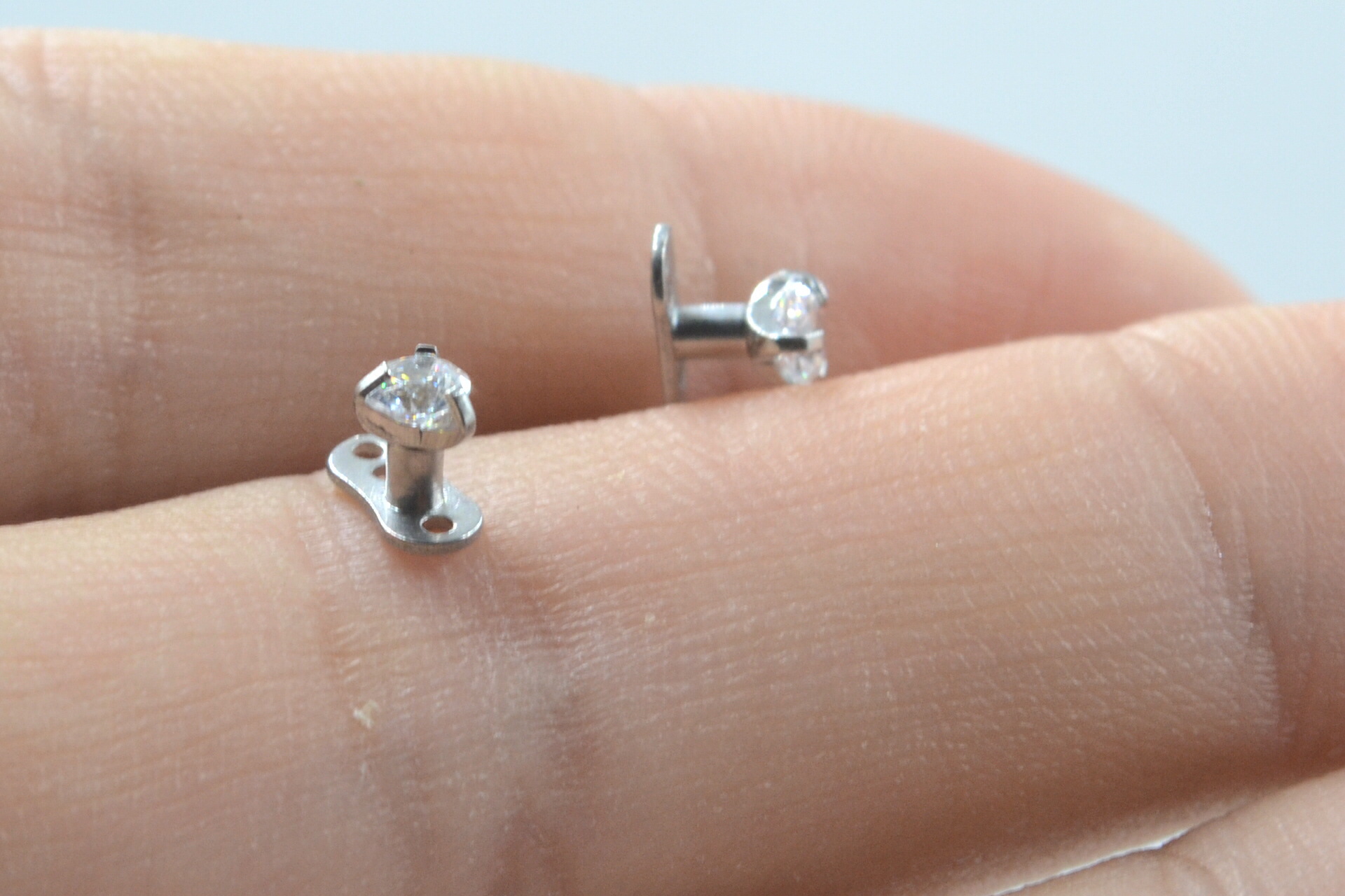 锆石埋钉埋钉植入钉隐形带钻埋钉人体穿刺穿孔饰品医用钢现货批发