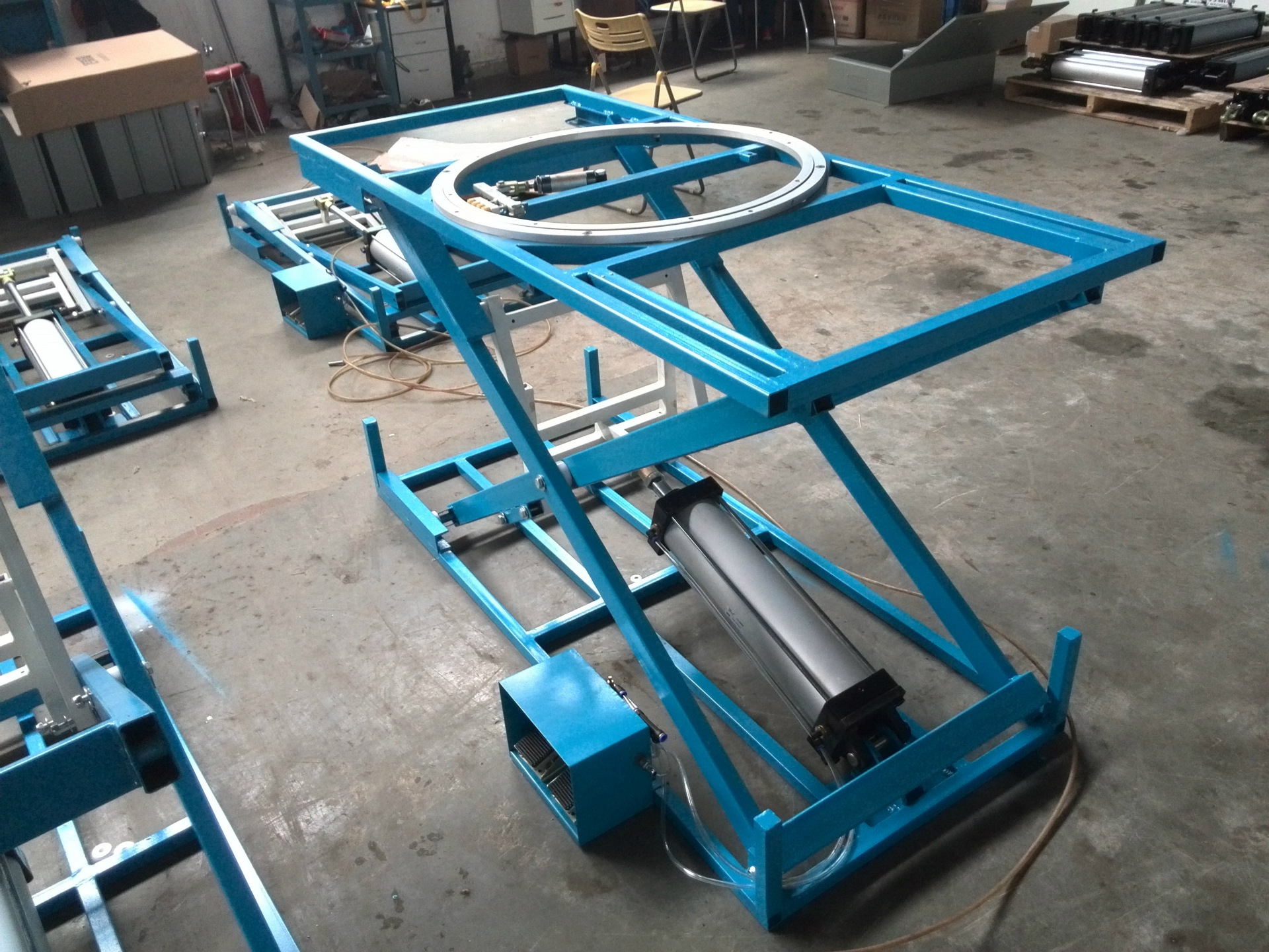 南京气动升降旋转工作台厂家 沙发扪皮气动旋转工作台