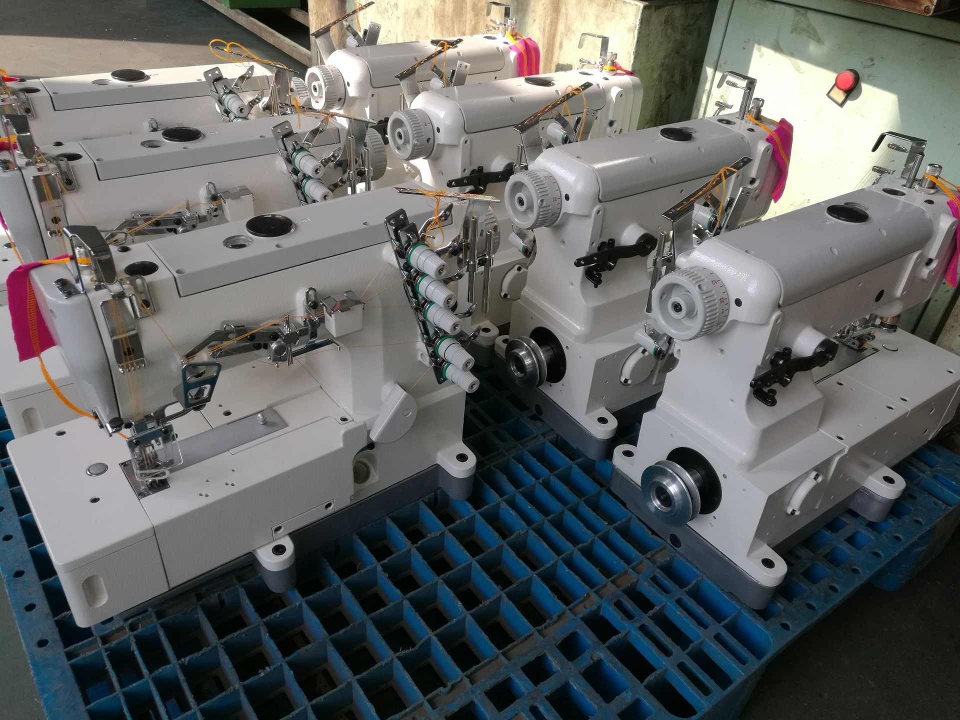 500三针五线高速绷缝机 飞马款t恤内衣运动衫的下摆折边用绷缝机