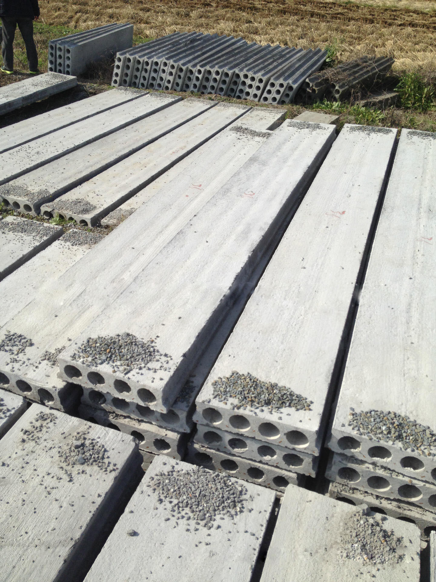 供应混凝土预制块 水泥构件预制楼板 多孔隔墙板 预应力圆孔板